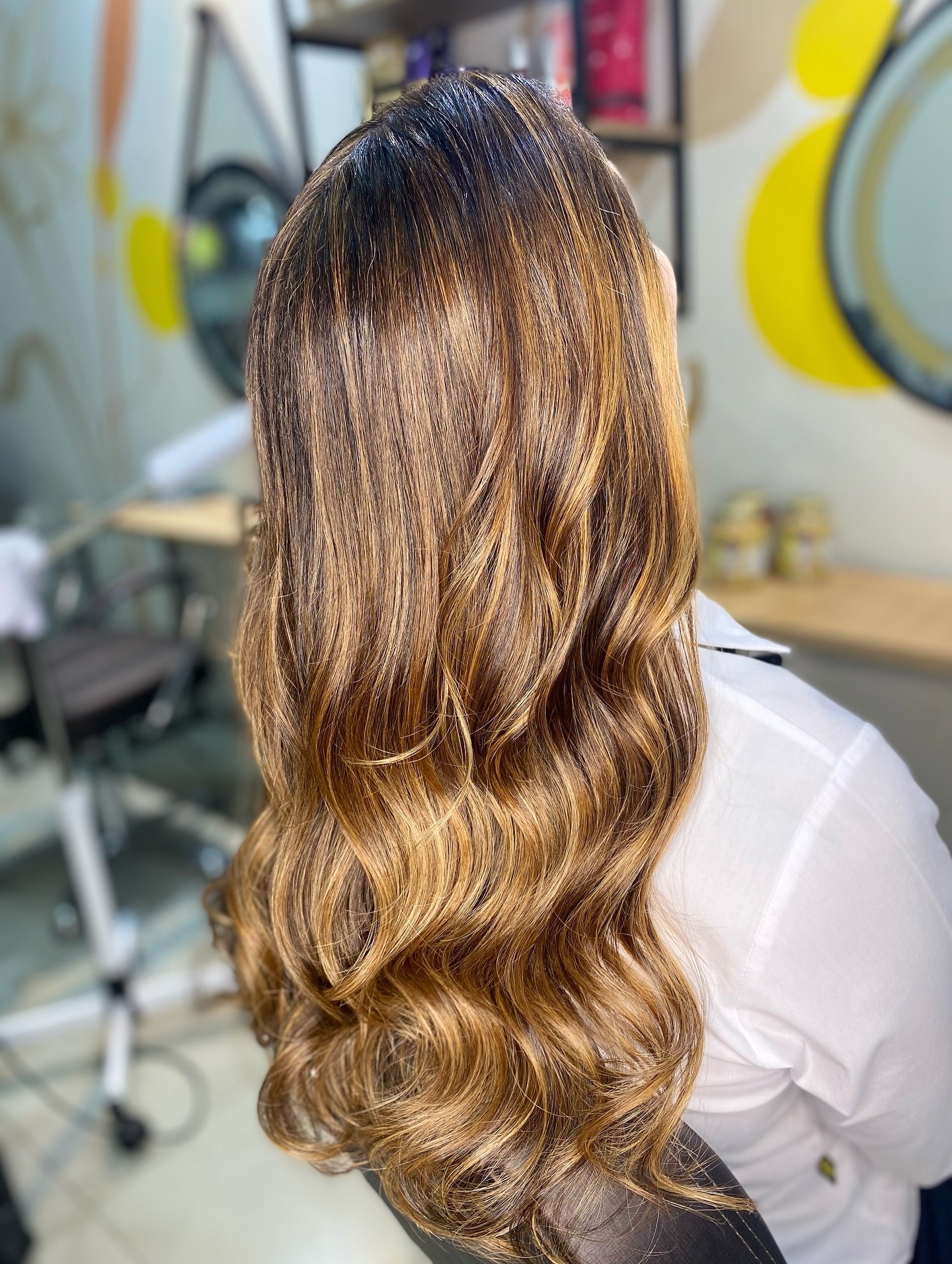 Balayage caramelo — resultado Carol Tenório